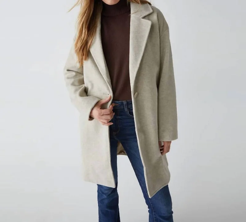 Chic Women's Garments Ada Coat In Oatmeal