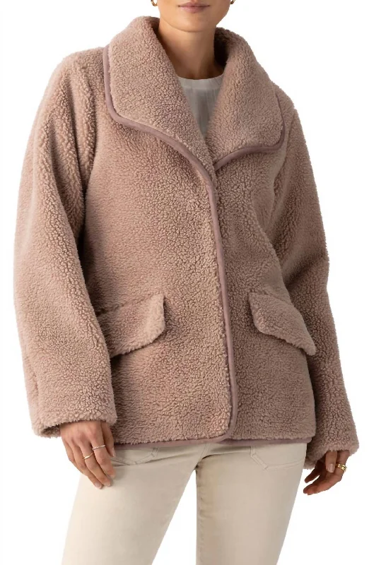 Women's Occasion Wear Clothing Sherpa Jacket In Blush