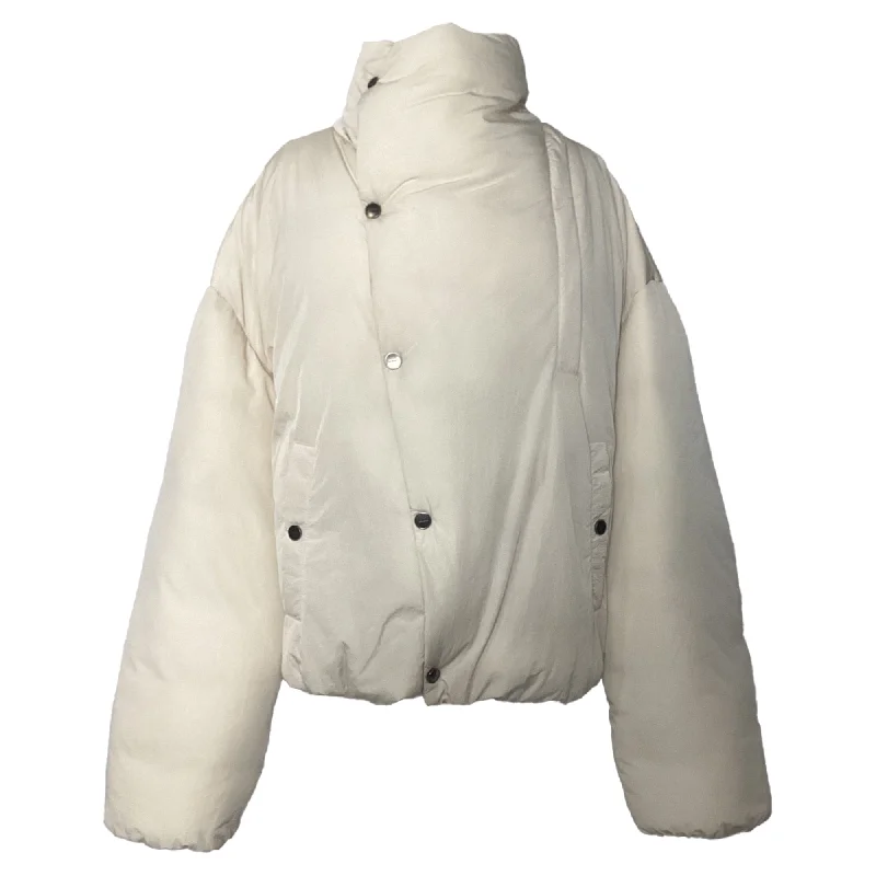 Vintage-Inspired Women's Apparel Jacquemus Le Chouchou Buttoned High Neck Down Jacket