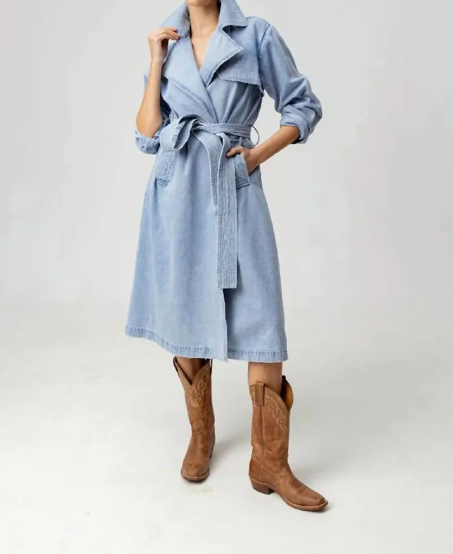 Timeless Women's Outfit Maxine Coat In Light Wash