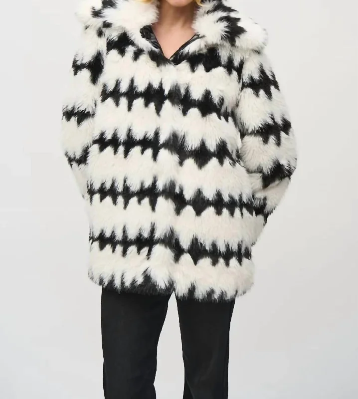 Casual Clothing For Women Reversible Faux Fur Coat In Vanilla/black