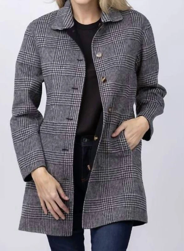 Women's Vacation Clothes Reversible Coat In Black Plaid