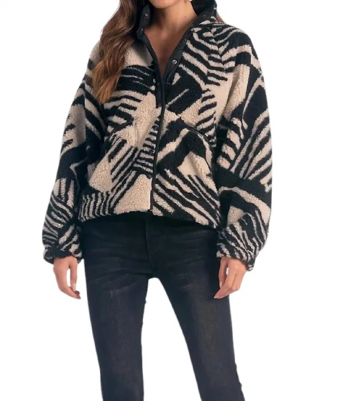 Women's Clothing Apparel Sets Ember Sherpa Coat In Black/beige