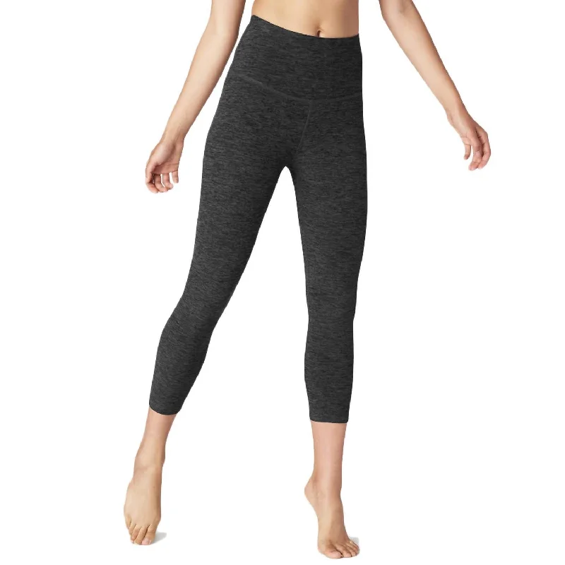 High Rise Capri Legging In Charcoal